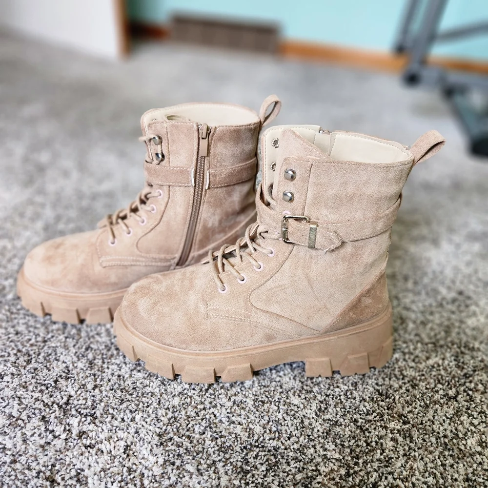 Platform - Picture 9 of 9